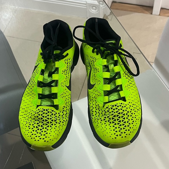 Men’s Nike Free 3.0 neon green with black Nike logo size 10 - Picture 3 of 9